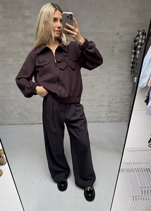 Joanne jakke Deep Burgundy Baum Und Pferdgarten 